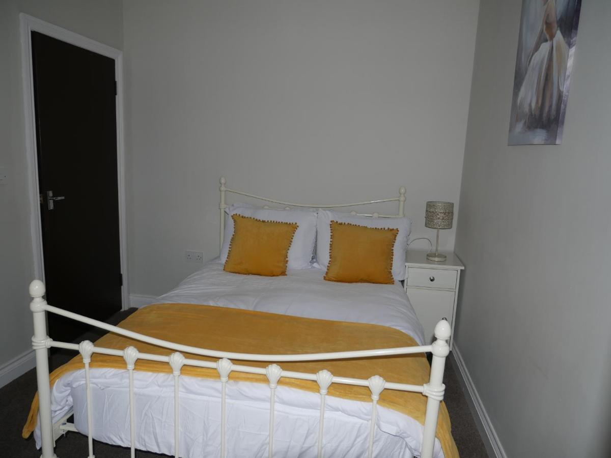 Cosy Two Bedroom Apartment Bishop Auckland Esterno foto